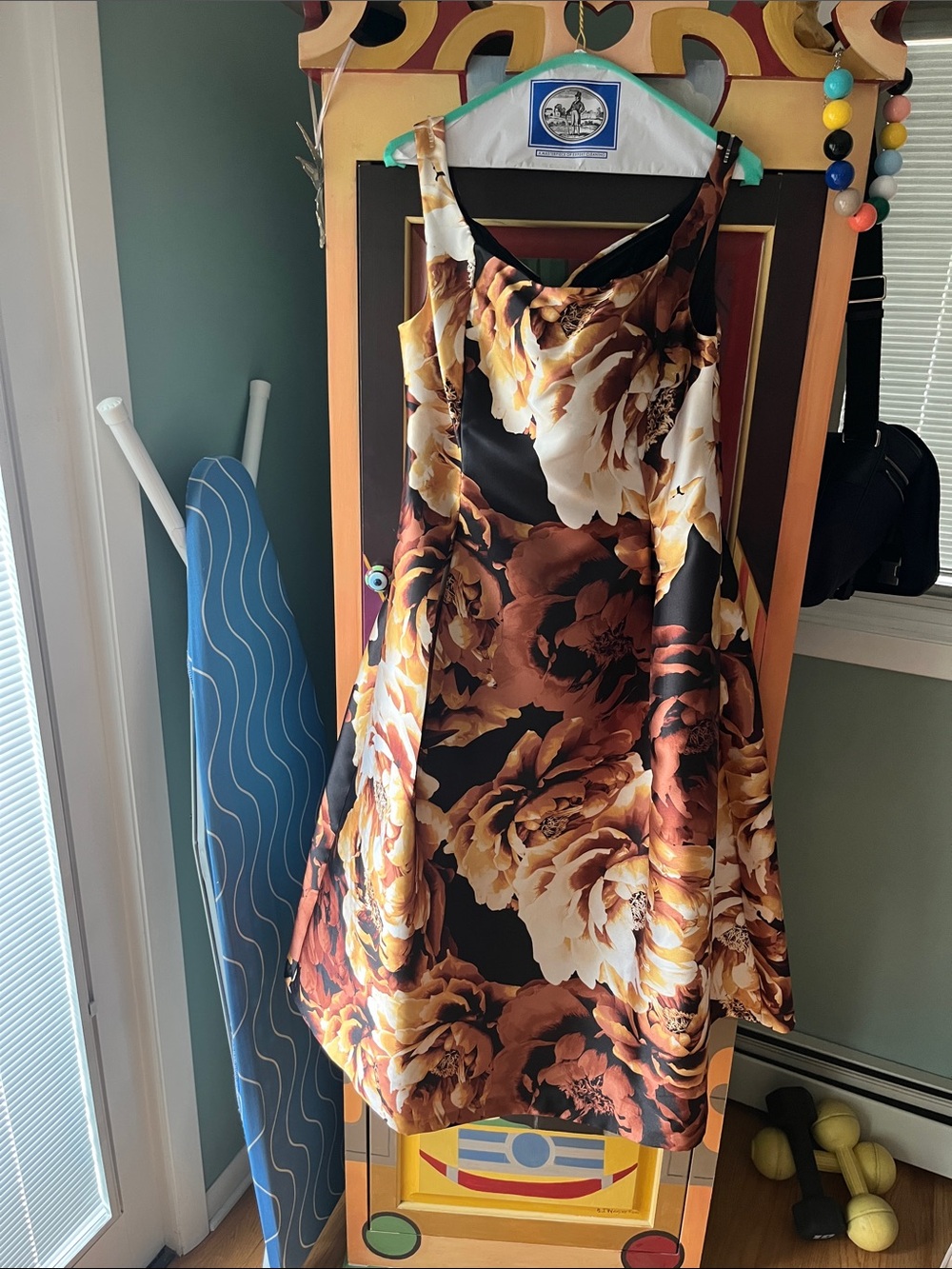 Julia Jordan GORGEOUS floral midi-dress with pockets!